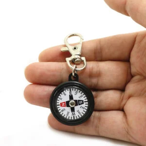 EDC Mini Survival Compass Key Chain Portable Outdoor Camping Hiking Pocket Navigator Adventure Keychain Compass Climbing Equipment Everyday Carry Accessories Tools